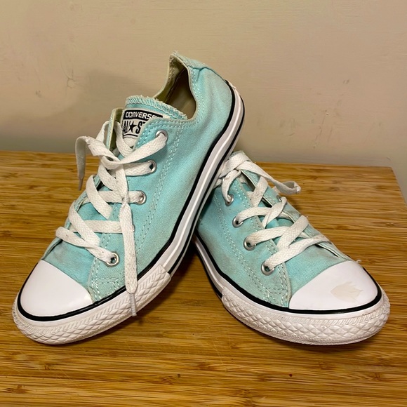 light blue converse size 3